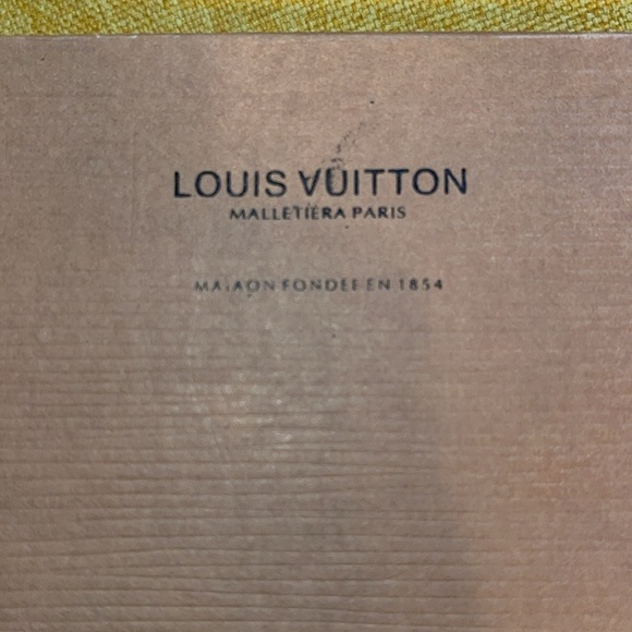Louis Vuitton Malletiera Paris Maison Fondee en 1854 Box, 8” X 4.5” X 1.5” - Picture 2 of 11